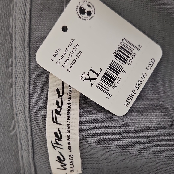 We The Free NWT Cropped Top - Picture 7 of 8